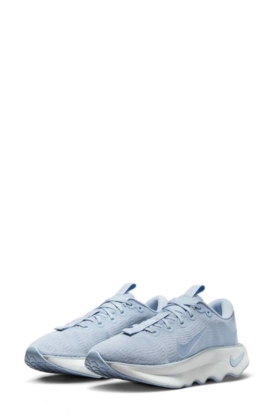 Nike Motiva Road Runner Walking Shoe In Blue