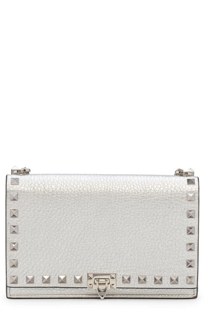 Valentino Garavani Rockstud Metallic Leather Wallet On Chain In S13 Silver