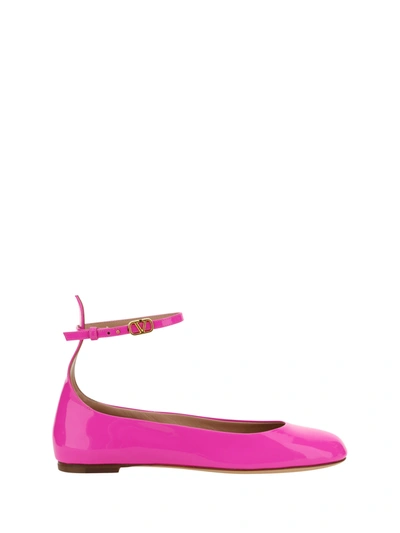 Valentino Garavani Tan-go Patent-leather Ballerina Shoes In Pink