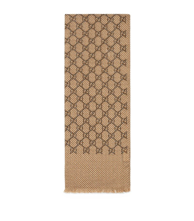 Gucci Silk And Wool Gg Scarf In Neutrals
