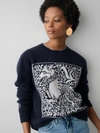 WHITE + WARREN CASHMERE DRAGON TAPESTRY CREWNECK TOP IN NAVY BLUE COMBO