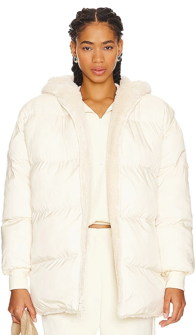 Wellbeing + Beingwell Poppy Reversible Puffer In Swan White