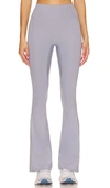 Wellbeing + Beingwell Flowwell Callista Pant In Windy Grey