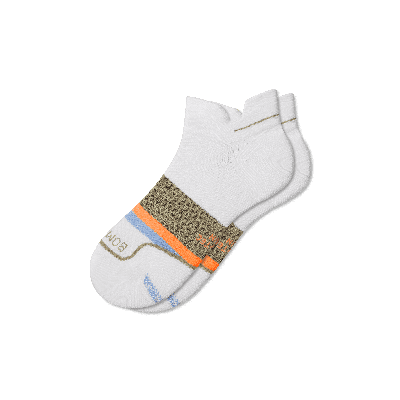 Bombas Running Ankle Socks In White Orange