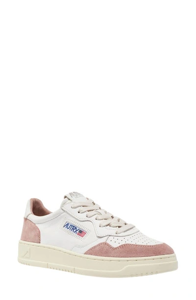 Autry Medalist Washed Low Top Sneaker In White/ Light Beige