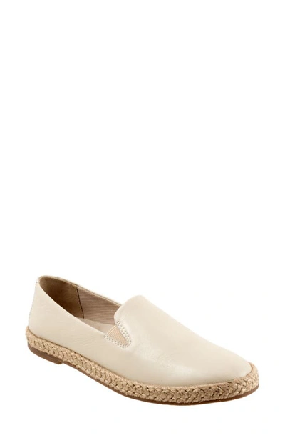 Trotters Poppy Espadrille Slipon In White