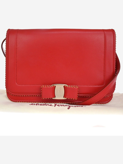 Pre-owned Ferragamo Leather Shoulder Bag In Red