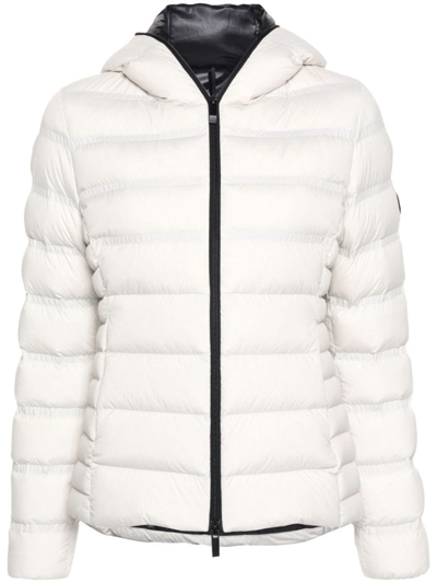 Moncler Alete Hooded Puffer Jacket In Bianco