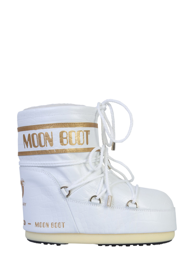 Moon Boot In White