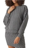 Vero Moda Bena Houndstooth Check Sweatshirt In Black Pattern Snow W