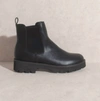 Oasis Society Chelsea Boot In Black In Black