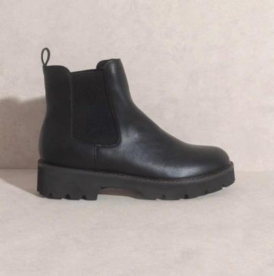Oasis Society Chelsea Boot In Black