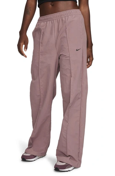 Nike Women's  Sportswear Everything Wovens Mid-rise Open-hem Pants In Purple