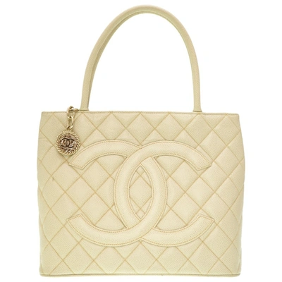 Pre-owned Chanel Medaillon Ecru Leather Tote Bag ()