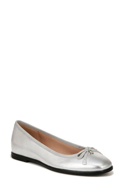 Naturalizer Essential Ballet Flats In Silver Leather