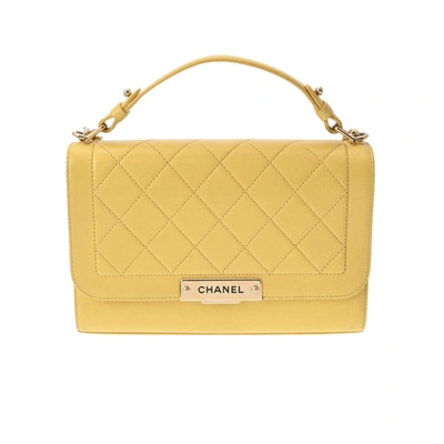 Pre-owned Chanel Trendy Cc Leather Shoulder Bag () In Yellow