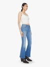 MOTHER THE WEEKENDER LAYOVER JEANS IN BLUE - SIZE 33