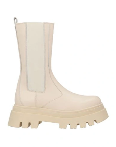 Alohas Woman Ankle Boots Ivory Size 9 Soft Leather In White