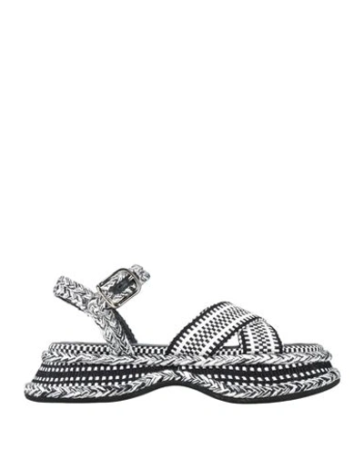 Chloé Meril Weaved Sandals In Black Cotton In White