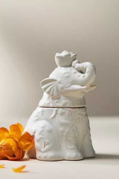Anthropologie Mai Fresh White Tea & Bergamot Ceramic Elephant Candle