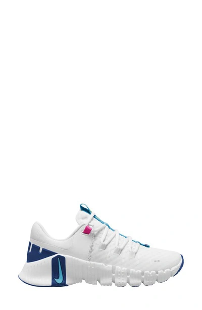 Nike Women's Free Metcon 5 Workout Shoes In White/ Blue/ Pink