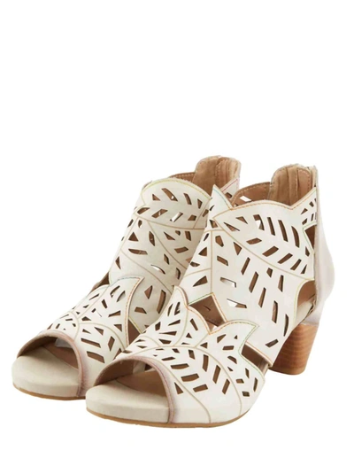 Spring Step Shoes Icon Sandal In Off White