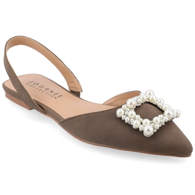 Journee Collection Hannae Flat In Natural