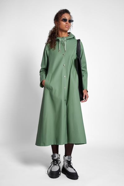 Stutterheim Mosebacke Long Raincoat In Loden Green