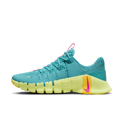 Nike Free Metcon 5 "dusty Cactus/fierce Pink" Sneakers In Green