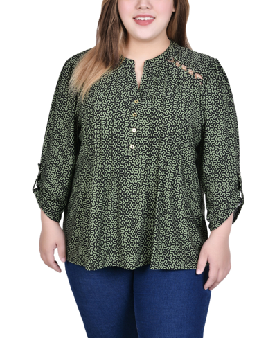 Ny Collection Petite Pin Tuck Front Top With Chain Details In Green Geo Shape