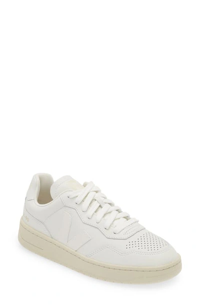 Veja V-90 Low-top Leather Trainers In White