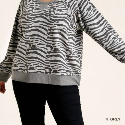 Umgee French Terry Zebra Plus Sweat Shirt In Grey