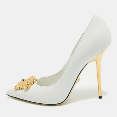 Pre-owned Versace White Leather Medusa Pointed Toe Pumps Size 40.5