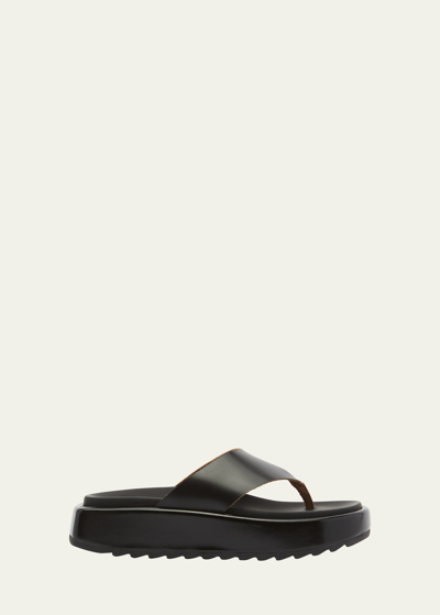 Plan C Fussbet Leather Flatform Thong Sandals In Black