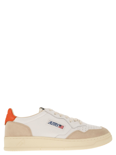 Autry Medalist Low - Leather And Suede Sneakers In White/orange