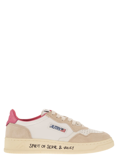 Autry Medalist Low Leather Trainers In White/pink