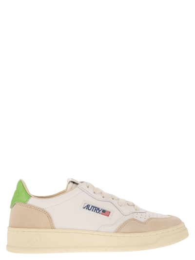 Autry Medalist Low - Leather Trainers In White/green