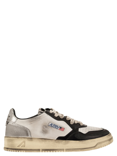 Autry Medalist Super Vintage Trainers In White/black