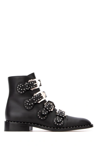 Givenchy Ankle Boots In 001