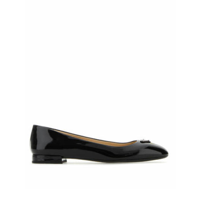 Prada Patent Calfskin Logo Ballerina Flats In Black