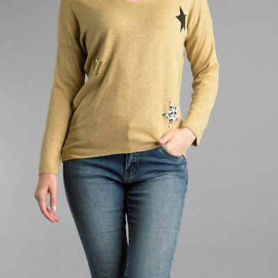 TEMPO PARIS LIGHTWEIGHT V NECKLINE SWEATER WITH STARS IN MUSTARD