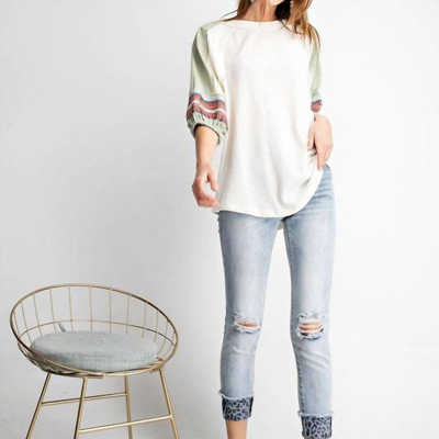 Easel Bubble Embroidered Sleeve Top In White