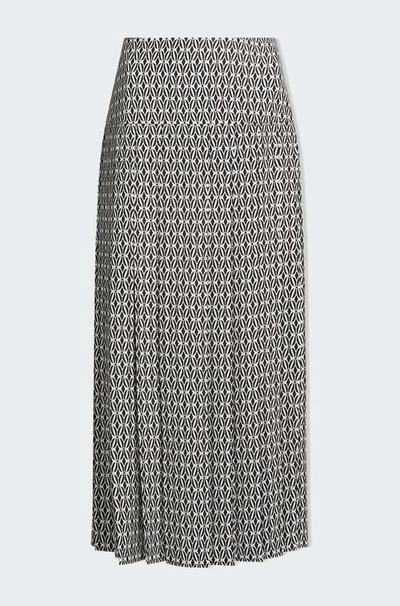 Cefinn The Sienna Geometric-print Crepe Midi Skirt In White Black