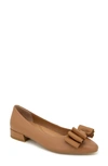 GENTLE SOULS BY KENNETH COLE ATLAS BOW DETAIL PUMP