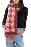 Marcus Adler Houndstooth Scarf In Burgundy