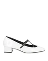 Khaite Fawn Zweifarbige Pumps Aus Lackleder In White