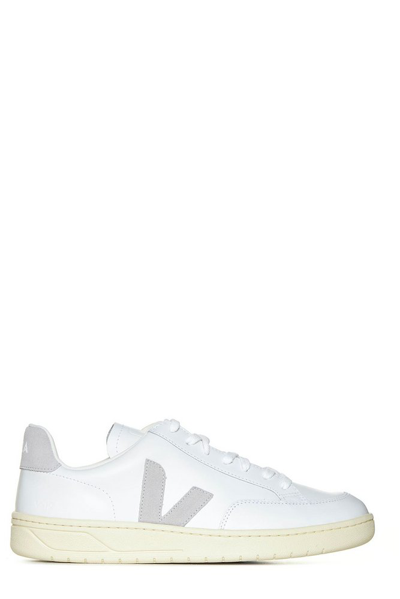 Veja Round Toe Lace In White