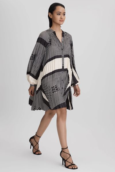 Reiss Bay Geometric-print Pleated Woven Mini Dress In Black/white