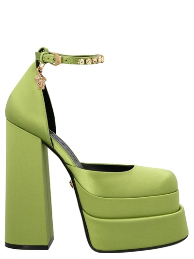 Versace Medusa Aevitas缎布防水台高跟鞋 In Green
