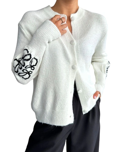 Qu Style Cardigan In White